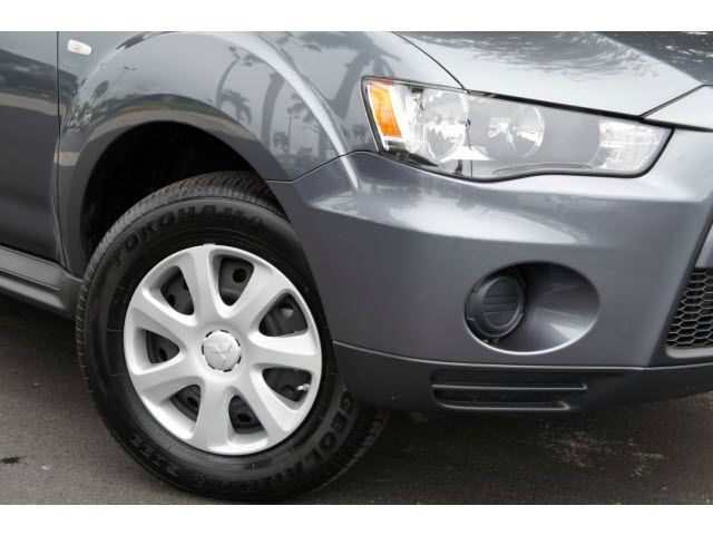 Mitsubishi Outlander 2012 photo 26