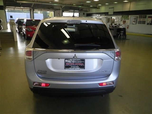 Mitsubishi Outlander 2014 photo 3