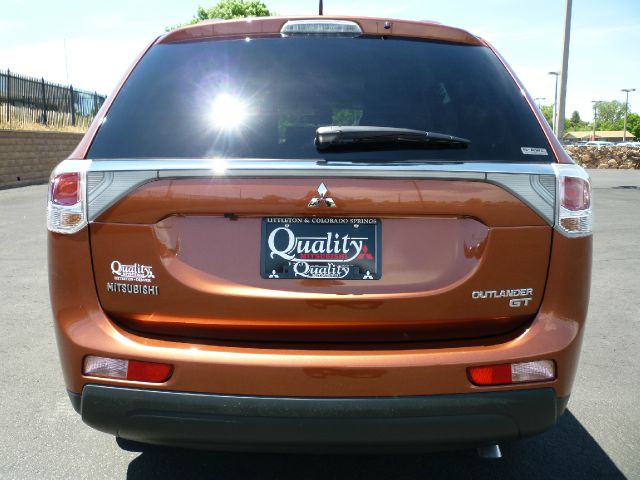 Mitsubishi Outlander 2014 photo 4