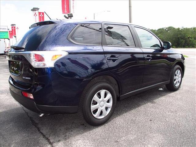 Mitsubishi Outlander 2014 photo 2