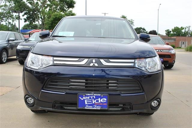 Mitsubishi Outlander SE SUV