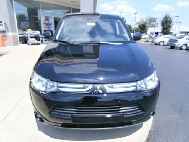 Mitsubishi Outlander 2014 photo 2