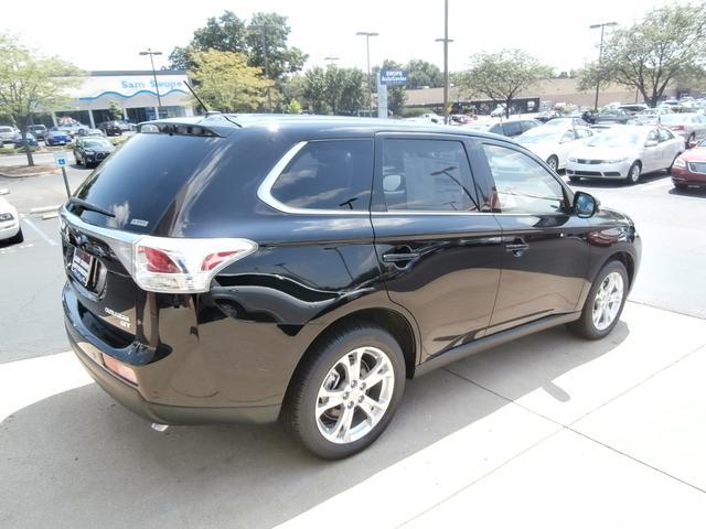 Mitsubishi Outlander 2014 photo 4