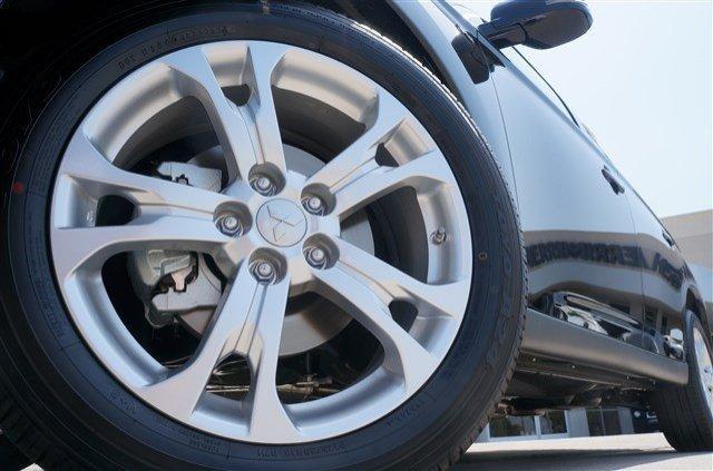 Mitsubishi Outlander 2014 photo 4