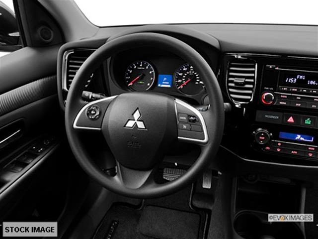 Mitsubishi Outlander 2014 photo 4