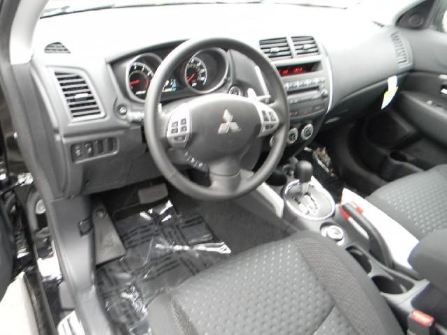 Mitsubishi Outlander Sport 2011 photo 2