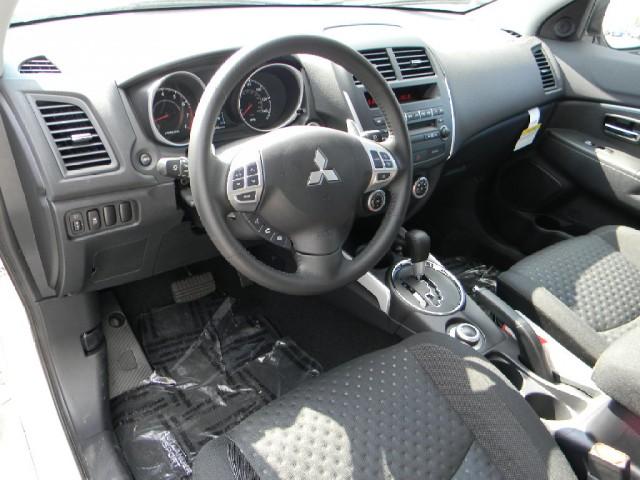 Mitsubishi Outlander Sport 2011 photo 2