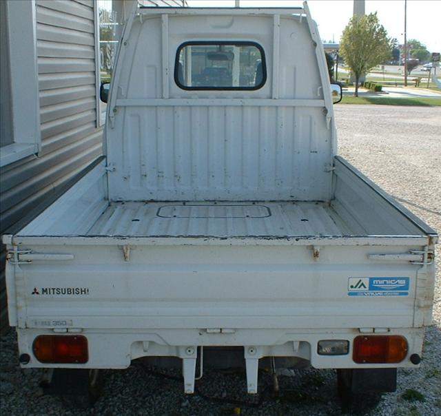 Mitsubishi Pickup 1997 photo 1