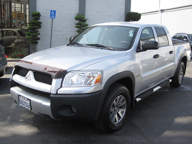 Mitsubishi Raider 2006 photo 2