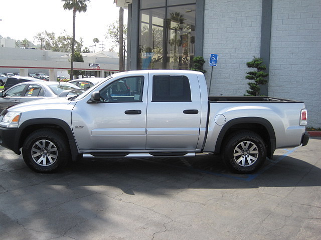 Mitsubishi Raider 2006 photo 3