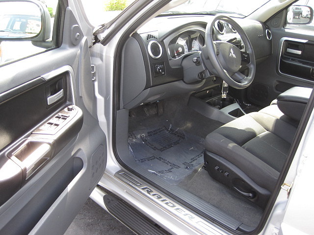 Mitsubishi Raider 2006 photo 4
