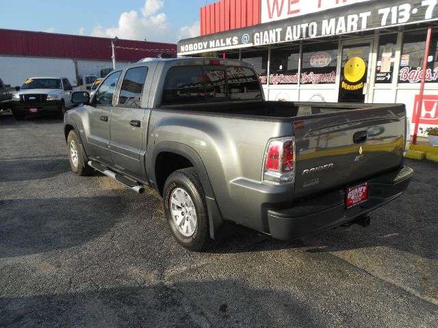 Mitsubishi Raider 2010 Ford FX4 Pickup Truck