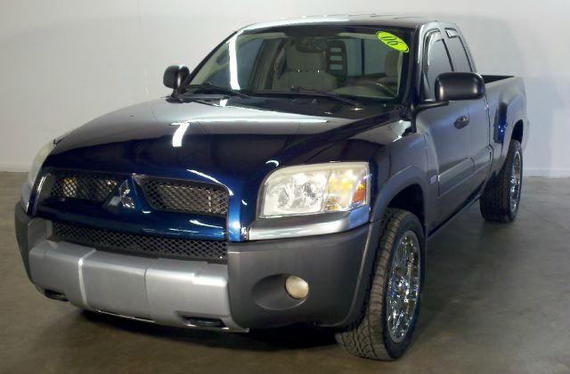 Mitsubishi Raider 2006 photo 1
