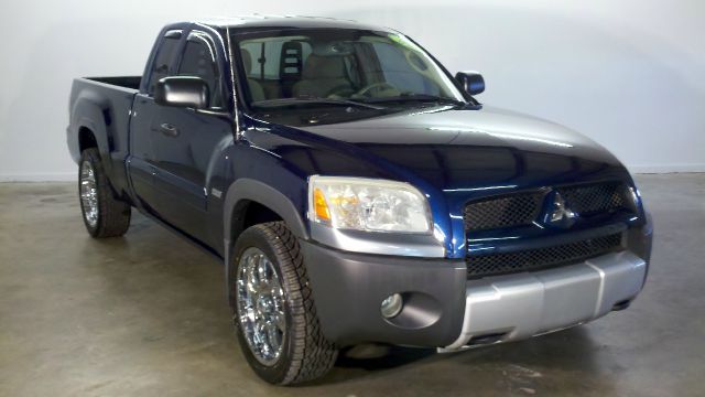Mitsubishi Raider 2006 photo 3