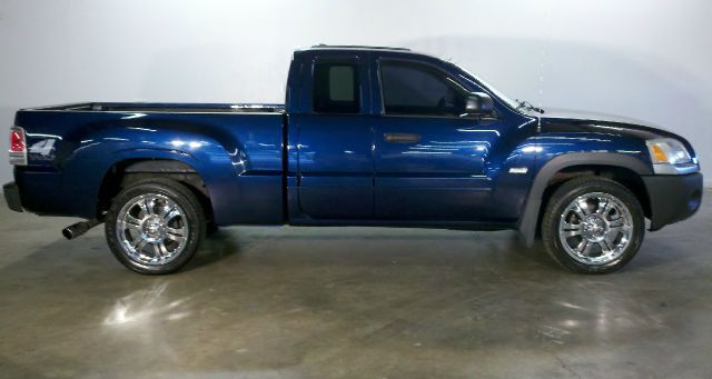 Mitsubishi Raider 2006 photo 4