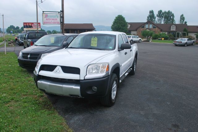 Mitsubishi Raider 2006 photo 3