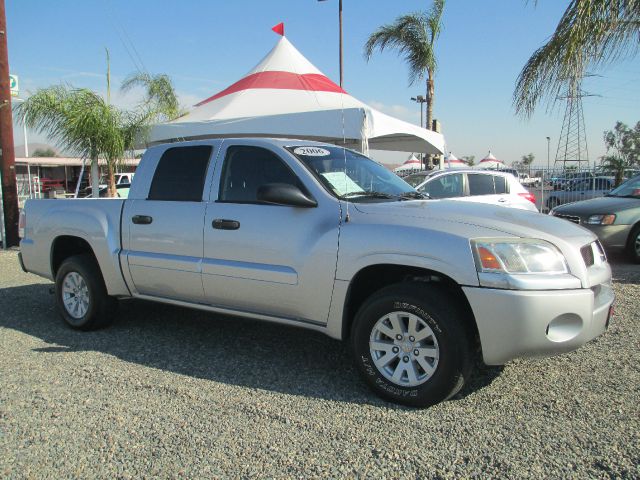 Mitsubishi Raider 2006 photo 3