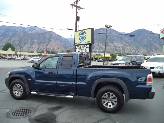 Mitsubishi Raider 2006 photo 2