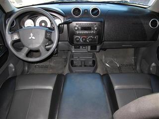 Mitsubishi Raider 2007 photo 2