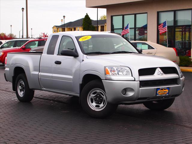 Mitsubishi Raider 2007 photo 2