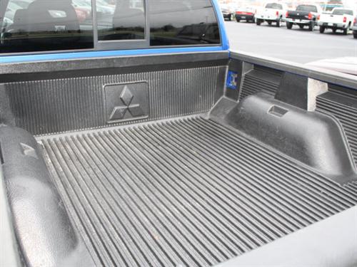 Mitsubishi Raider 2007 photo 2