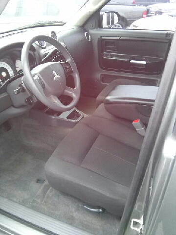 Mitsubishi Raider 2007 photo 2