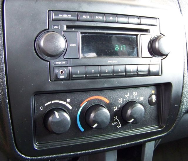 Mitsubishi Raider Wagon LX Pickup Truck