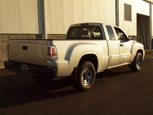 Mitsubishi Raider 2007 photo 2