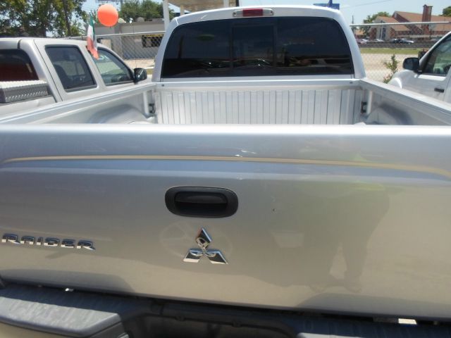 Mitsubishi Raider 2008 photo 1