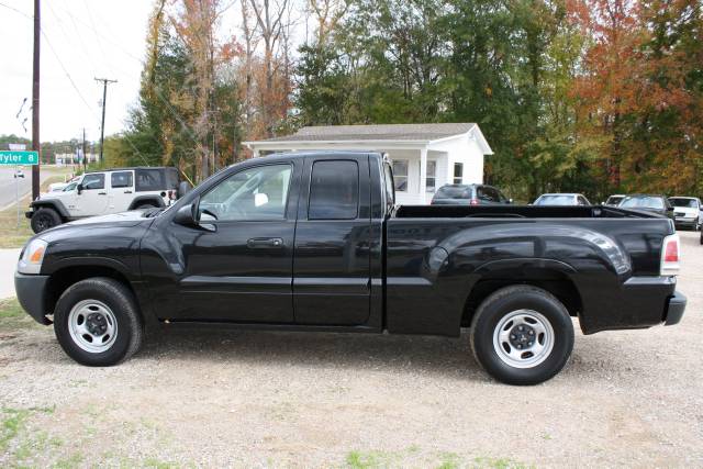 Mitsubishi Raider 2008 photo 5