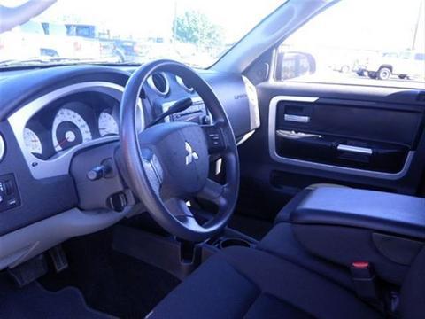 Mitsubishi Raider 2008 photo 2