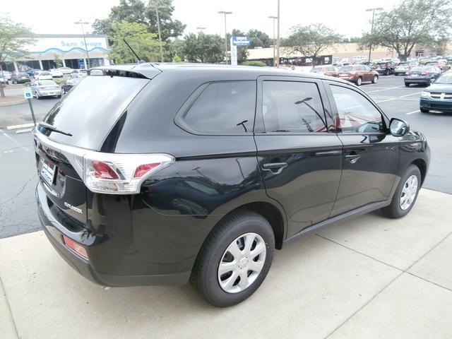 Mitsubishi Unspecified LW2 SUV