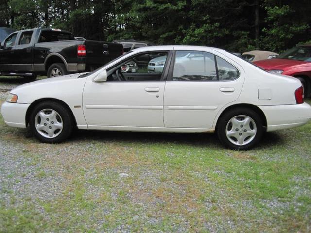 Nissan Altima 2001 photo 1