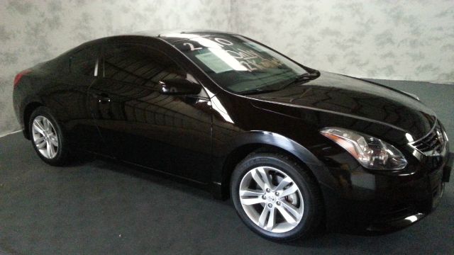 Nissan ALTIMA COUP 2010 photo 2
