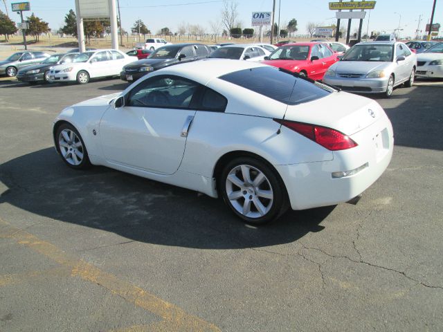 Nissan 350Z Base Coupe