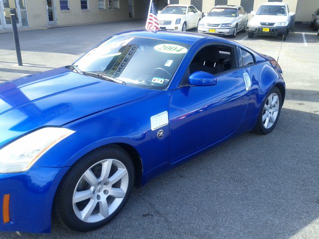 Nissan 350Z Base Coupe