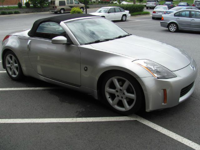 Nissan 350Z 5dr 7-pass Van V6 LE FWD Convertible