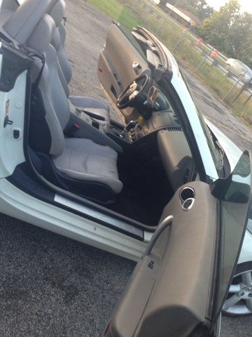 Nissan 350Z 5dr 7-pass Van V6 LE FWD Convertible