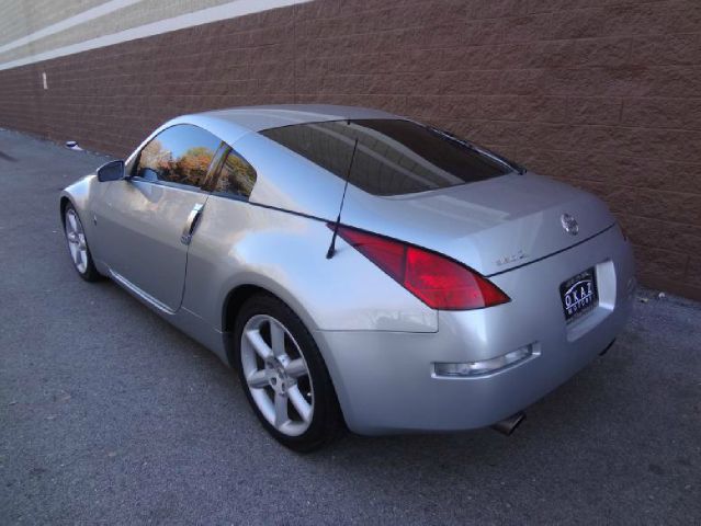 Nissan 350Z 2005 photo 2