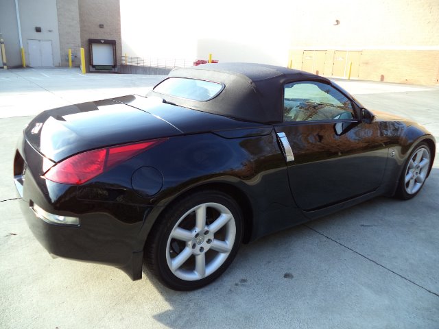 Nissan 350Z 2005 photo 2