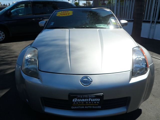 Nissan 350Z 5dr 7-pass Van V6 LE FWD Convertible