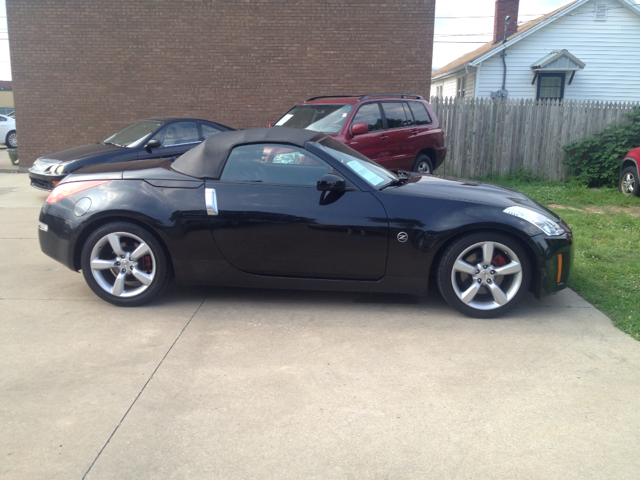 Nissan 350Z 5dr 7-pass Van V6 LE FWD Convertible