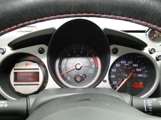 Nissan 370Z 2010 photo 26
