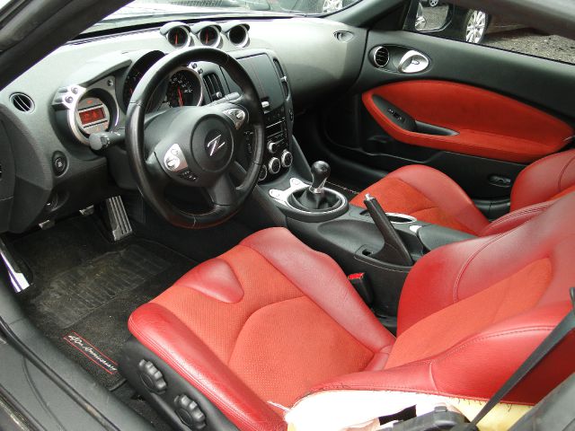 Nissan 370Z 2010 photo 6