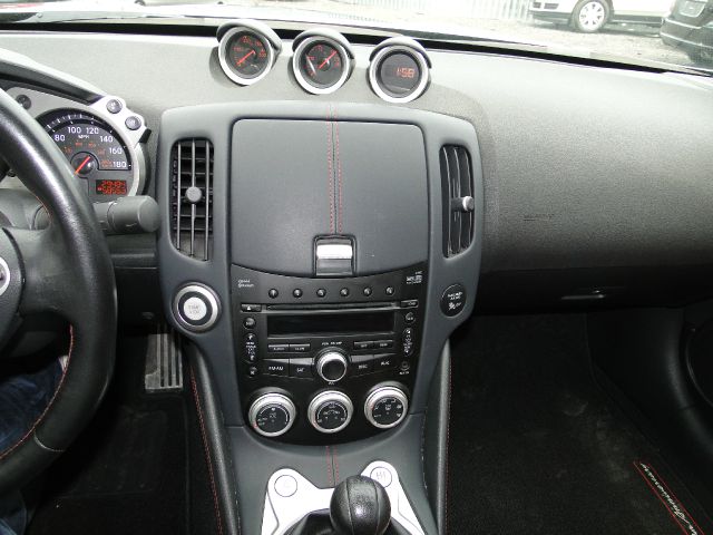 Nissan 370Z 2010 photo 7