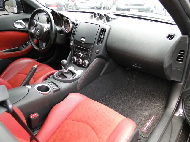 Nissan 370Z 2010 photo 8