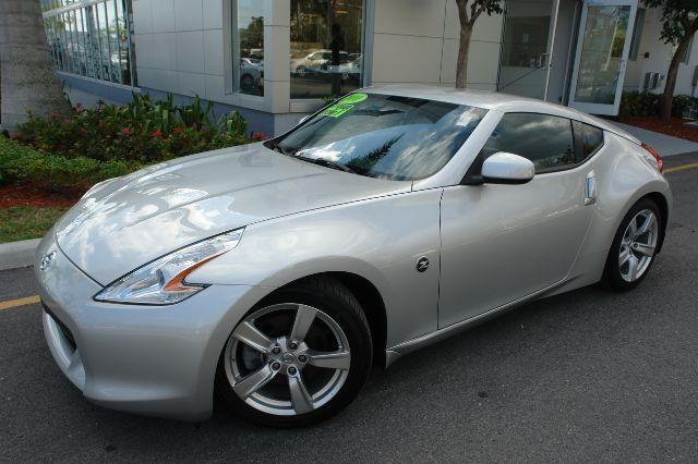 Nissan 370Z 2010 photo 2