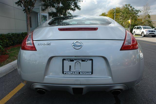 Nissan 370Z 2010 photo 5
