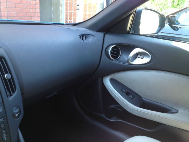 Nissan 370Z 2010 photo 1