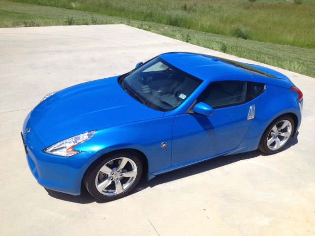 Nissan 370Z 2010 photo 2